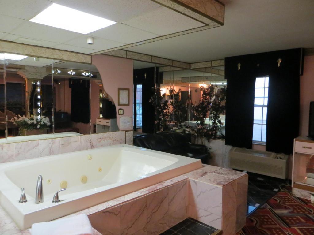 Hollywood Inn & Suites Gurnee Szoba fotó