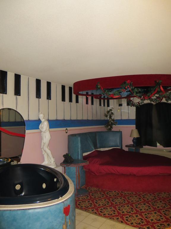 Hollywood Inn & Suites Gurnee Kültér fotó